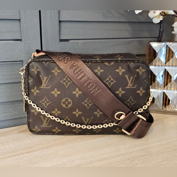 Authentic LOUIS VUITTON Trousse De Toilette 23 Crossbody Bag - Picture 1 of 13